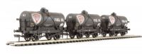 37-671 Bachmann Branchline набор вагонов 3 шт. Triple Pack 14 Ton Tank Wagons Large Filler 'Fina' Weathered